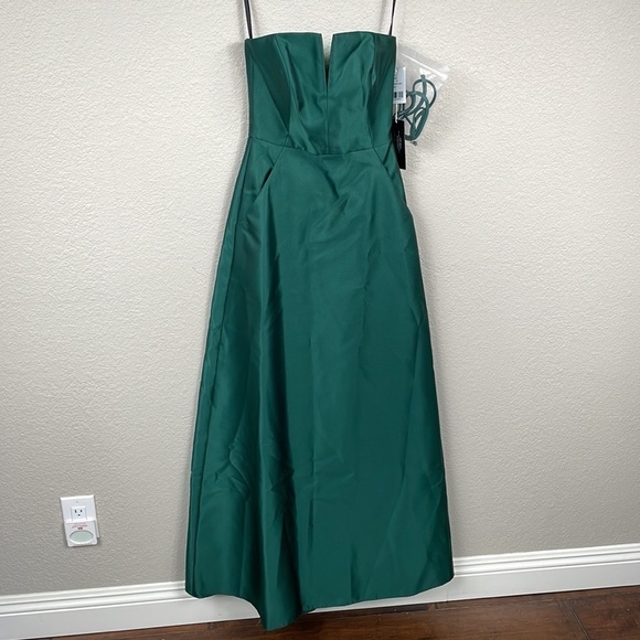 NWT Alfred Sung Strapless Notch Satin Twill Gown Bridesmaid Dress Hunter Green - Picture 2 of 11
